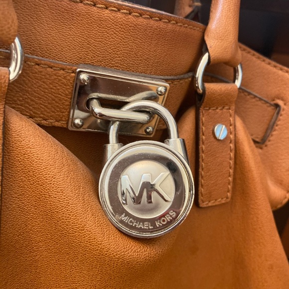 MICHAEL KORS BAG - Picture 2 of 5